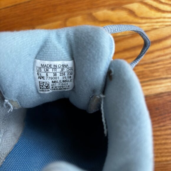 Yeezy Boost 700 V2 Hospital Blue Size 6.5 - Picture 11 of 15